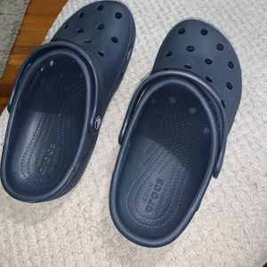 dark blue crocs